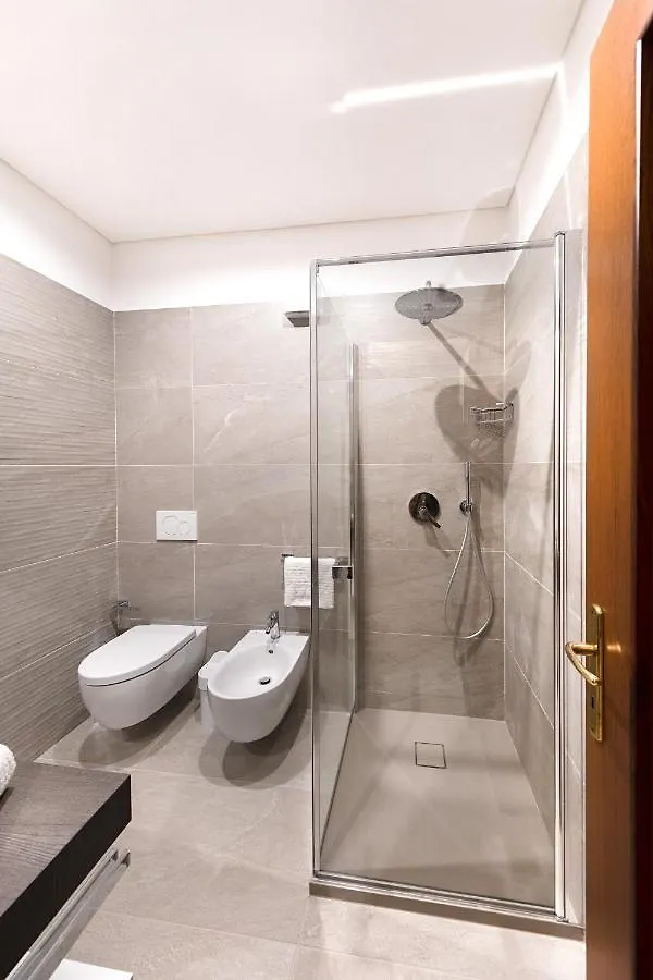 La Corona Apartment Sirmione 0*,  Italy