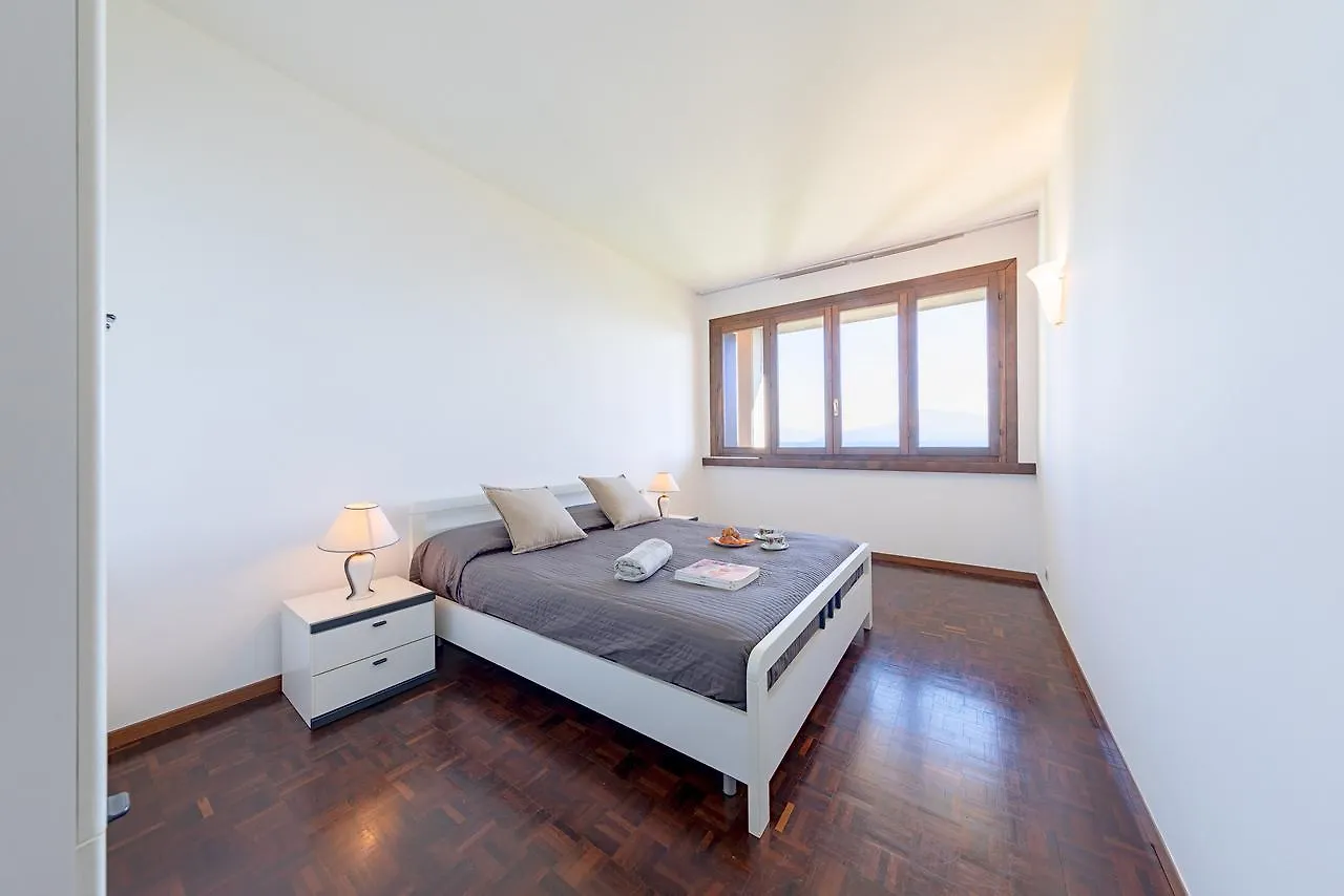 La Corona Apartment Sirmione Italy