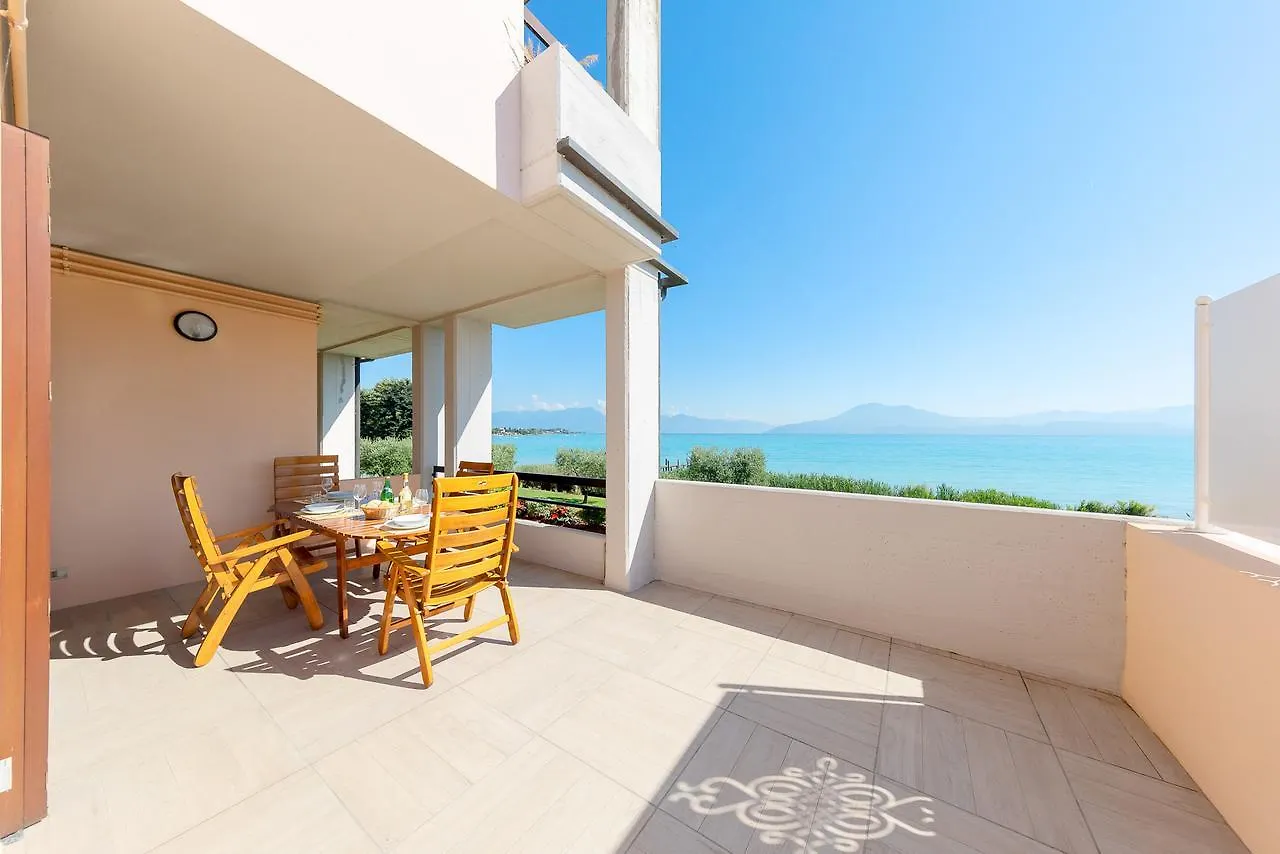 La Corona Apartment Sirmione 0*,